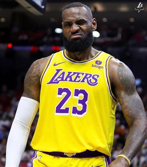 关于詹姆斯壮烈表现!湖人胜热火首胜的信息 关于詹姆斯壮烈表现!湖人胜热火首胜的信息