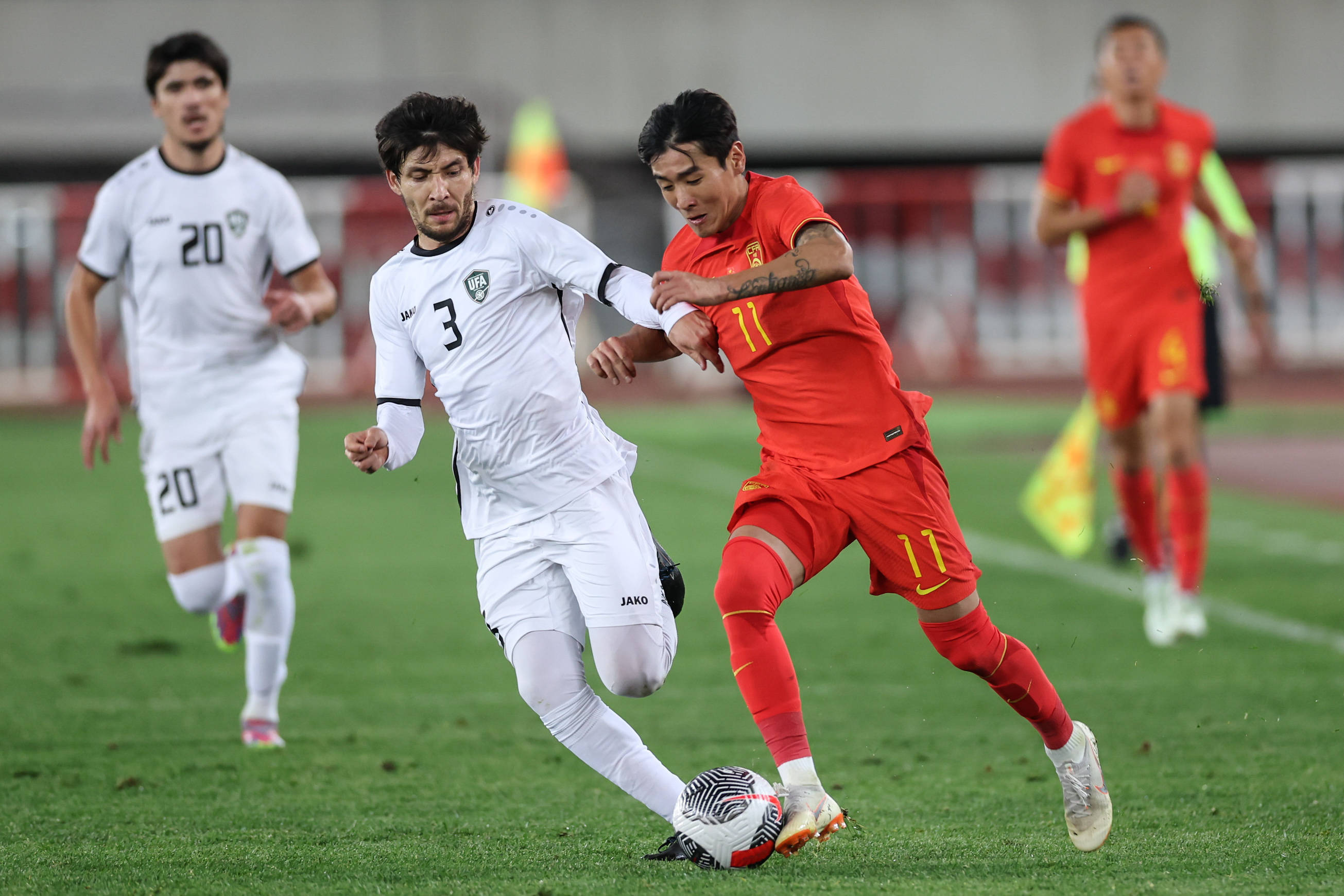 伊朗球队在比赛中展现实力，成功晋级