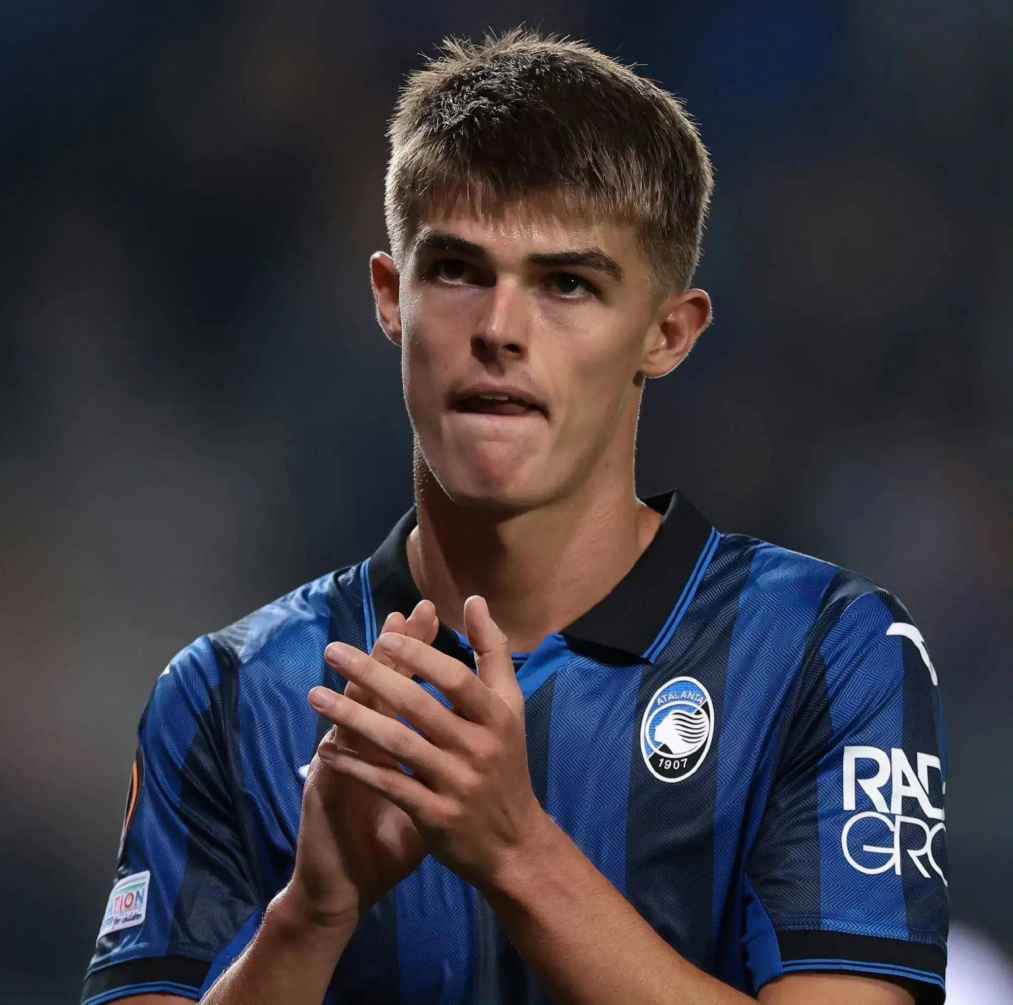 AC米兰签下狼队前锋，助攻力增强的简单介绍