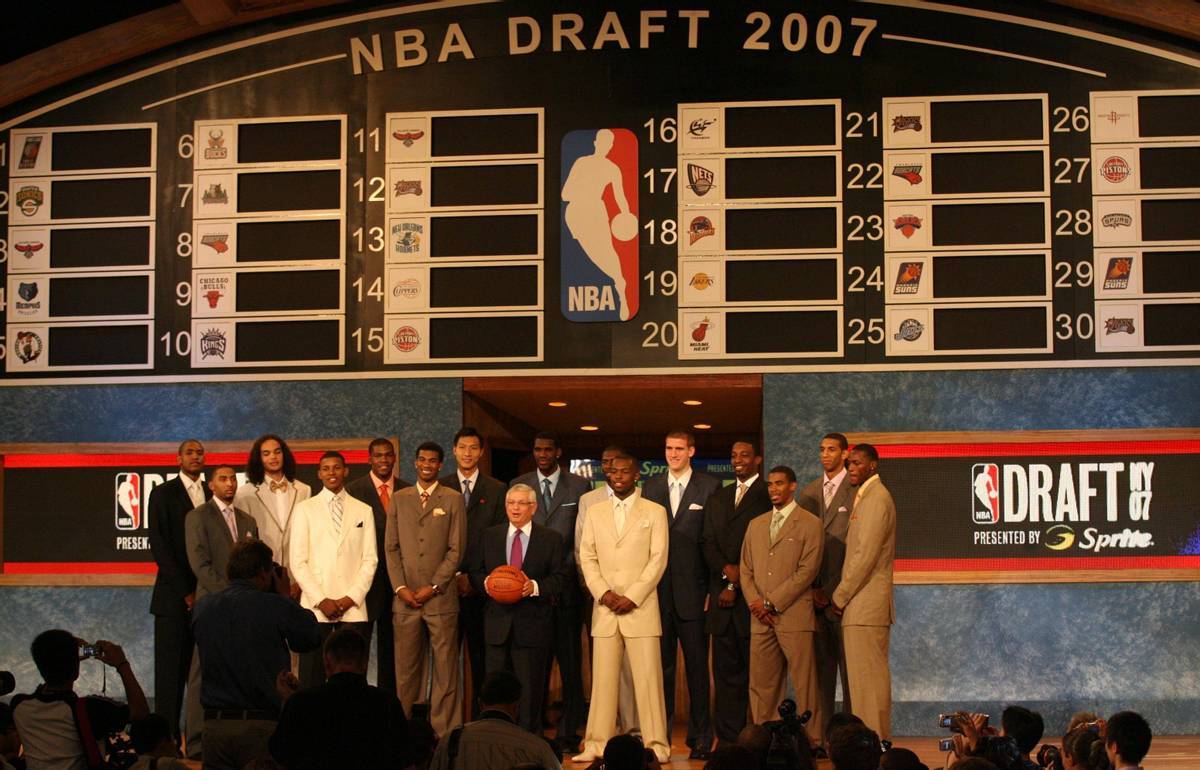 詹姆斯大三双,湖人豪取总决赛首胜的简单介绍 詹姆斯大三双,湖人豪取总决赛首胜的简单介绍