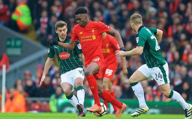 英超豪门齐聚:赛场争夺激烈,实力角逐惊心动魄 英超豪门齐聚:赛场争夺激烈,实力角逐惊心动魄