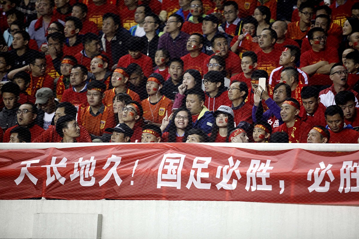 胜负难分!国内足球赛事精彩连连 胜负难分!国内足球赛事精彩连连