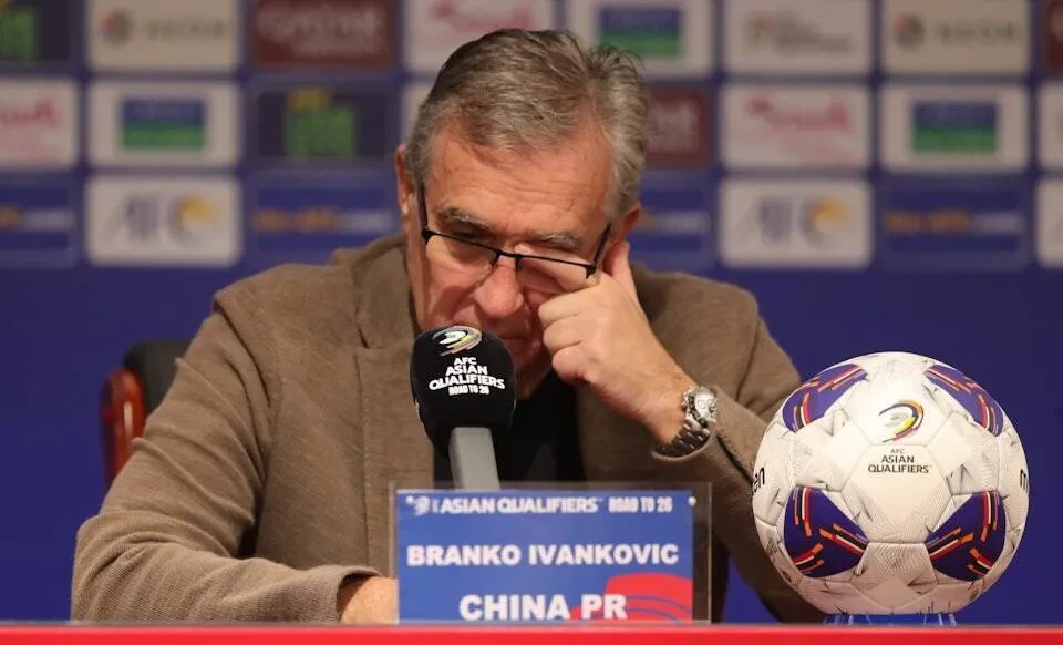 媒体质疑球队名宿出局,领队表示支持 媒体质疑球队名宿出局,领队表示支持