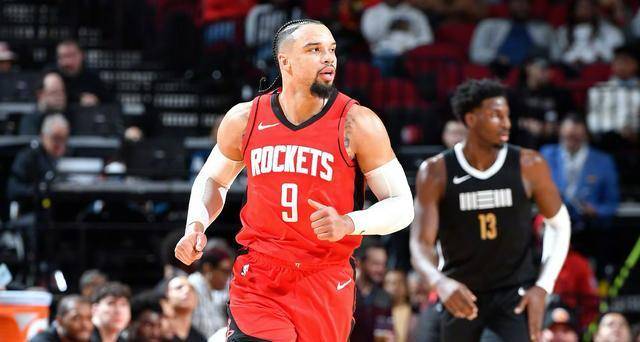 猛龙终结连败,卡哇伊发威率队夺胜 猛龙终结连败,卡哇伊发威率队夺胜