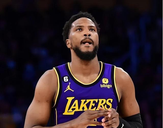 包含雄鹿队后卫因个人原因离队暂缺乏经的词条 包含雄鹿队后卫因个人原因离队暂缺乏经的词条