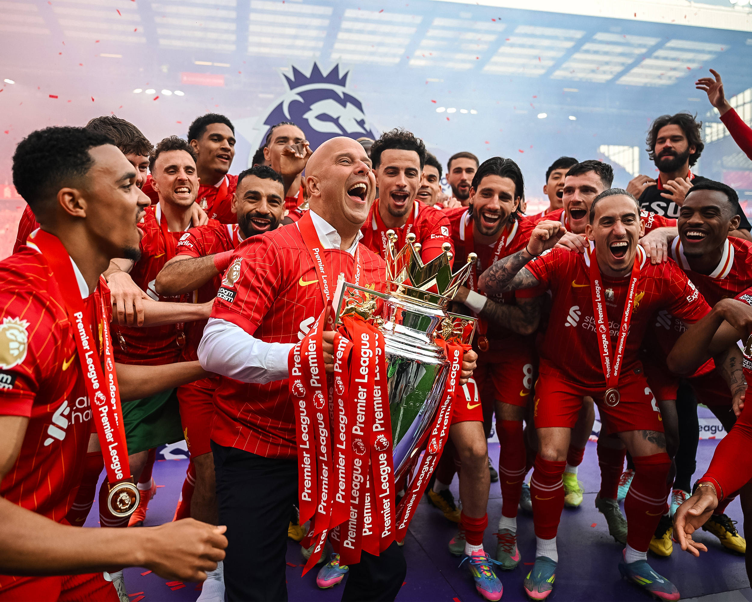 利物浦中场组织出色,控制比赛局面 利物浦中场组织出色,控制比赛局面