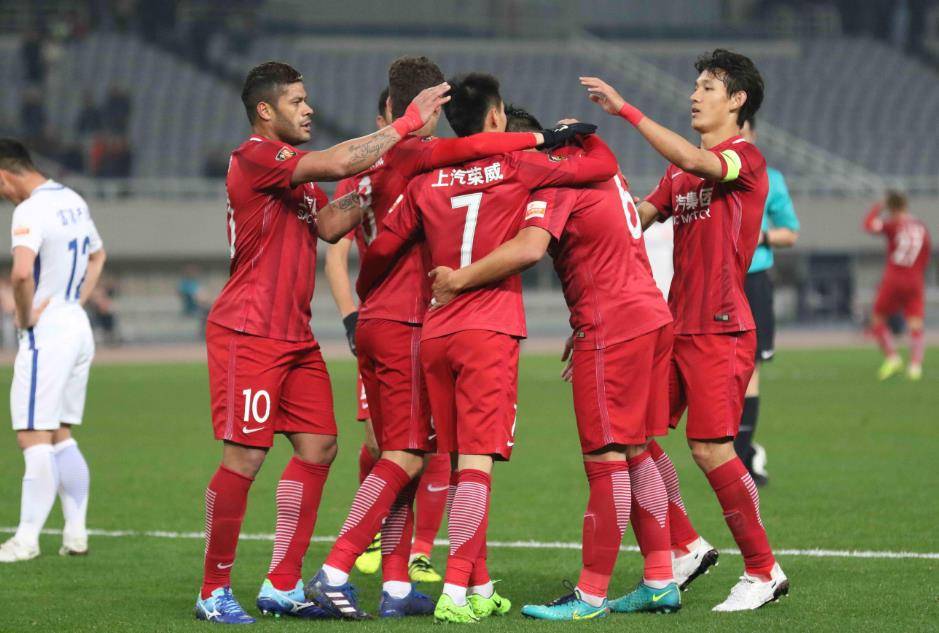 上港挑战鲁能,积分争夺激烈 上港挑战鲁能,积分争夺激烈