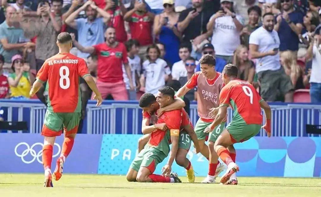 西班牙队在激烈角逐中获胜,晋级欧锦赛半决赛 西班牙队在激烈角逐中获胜,晋级欧锦赛半决赛