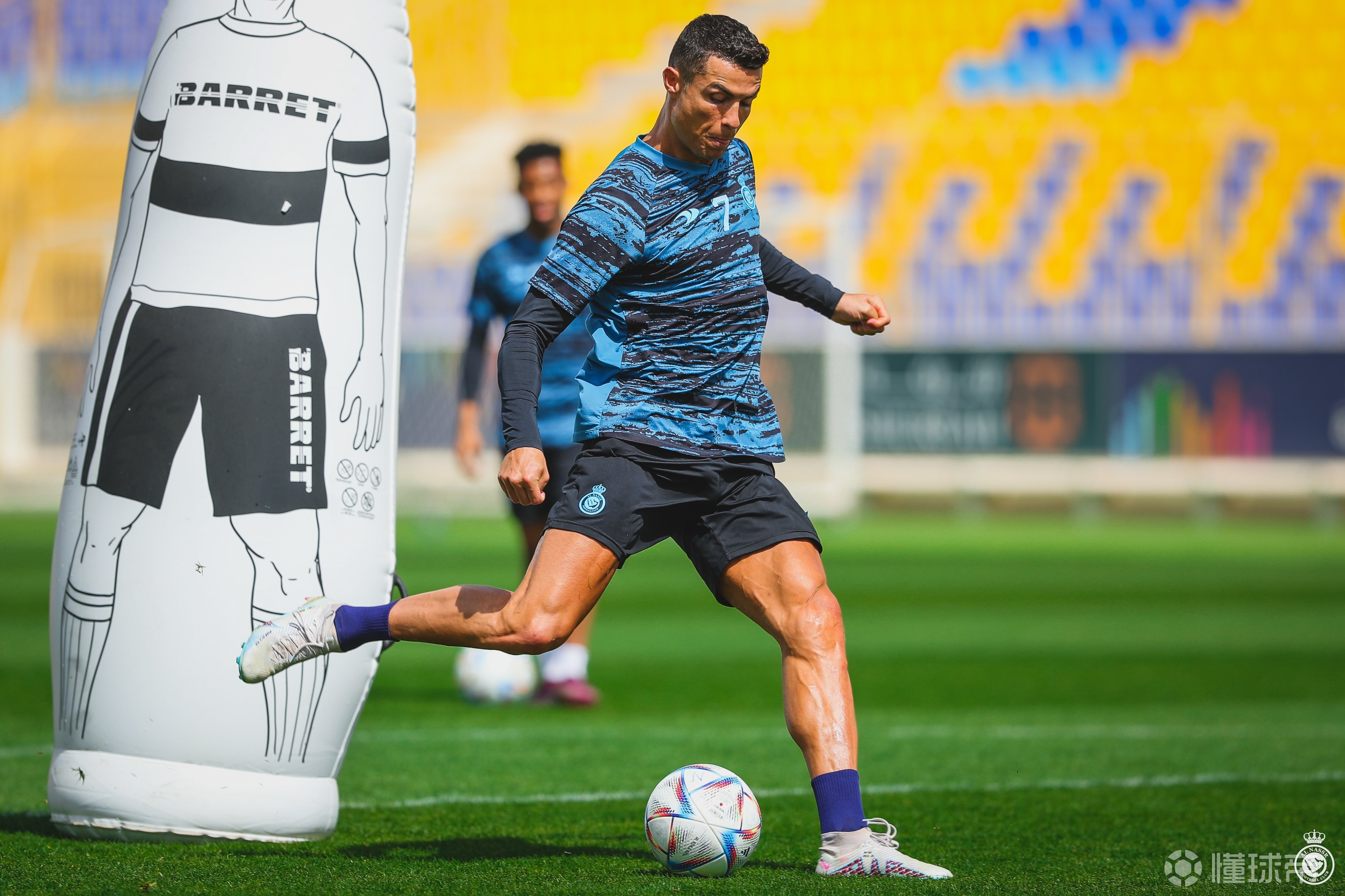 开拓者新援展现多面手能力，为球队锁定胜利的简单介绍