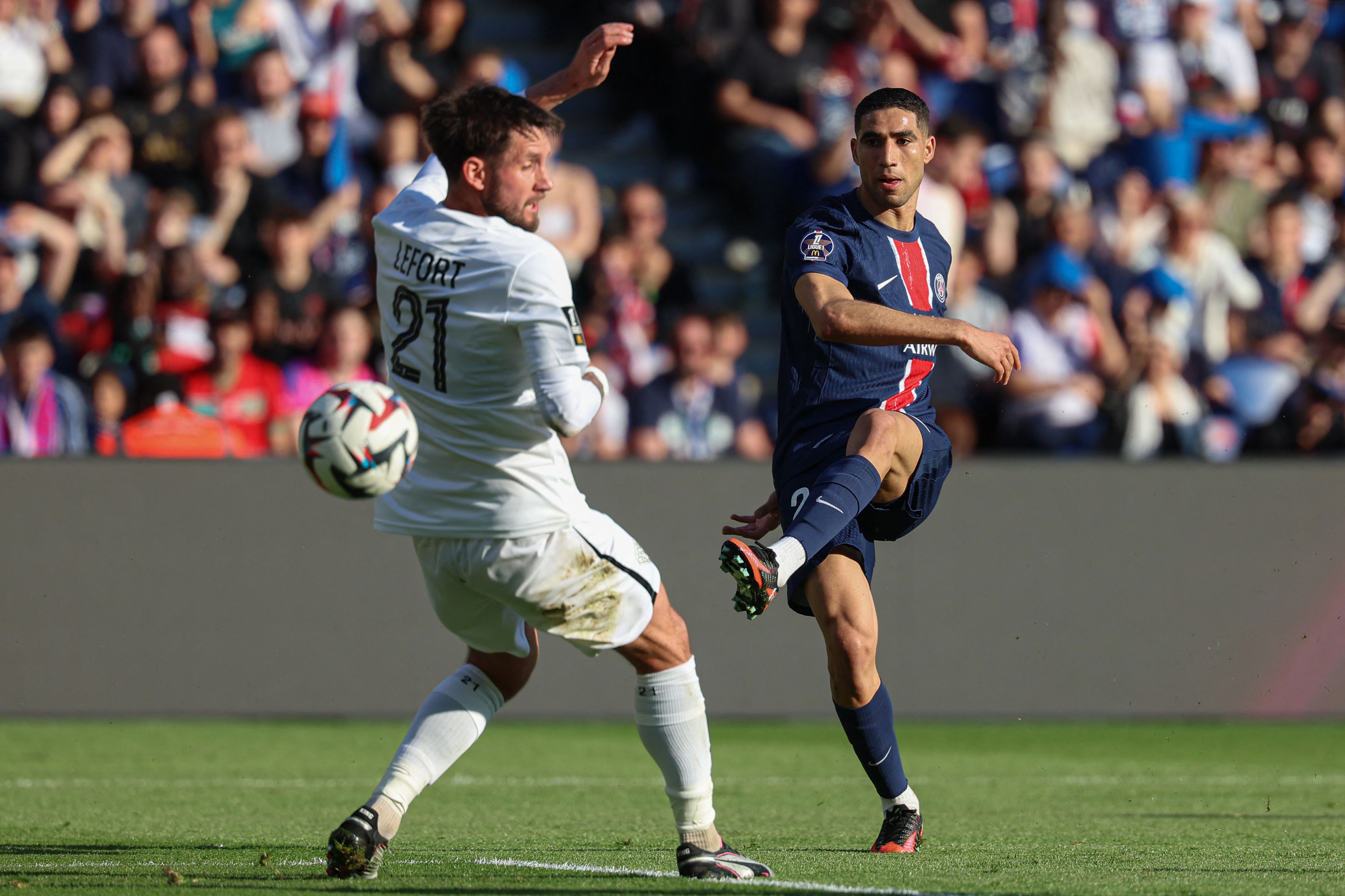 巴黎圣日耳曼客场取胜,牢牢守住领跑位置的简单介绍 巴黎圣日耳曼客场取胜,牢牢守住领跑位置的简单介绍