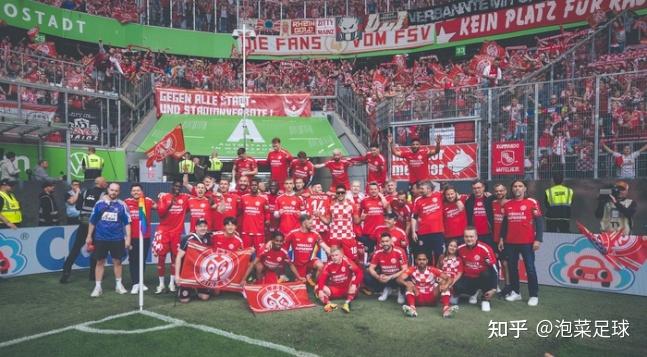 施图加特缔造逆转胜利,稳固保级形势 施图加特缔造逆转胜利,稳固保级形势