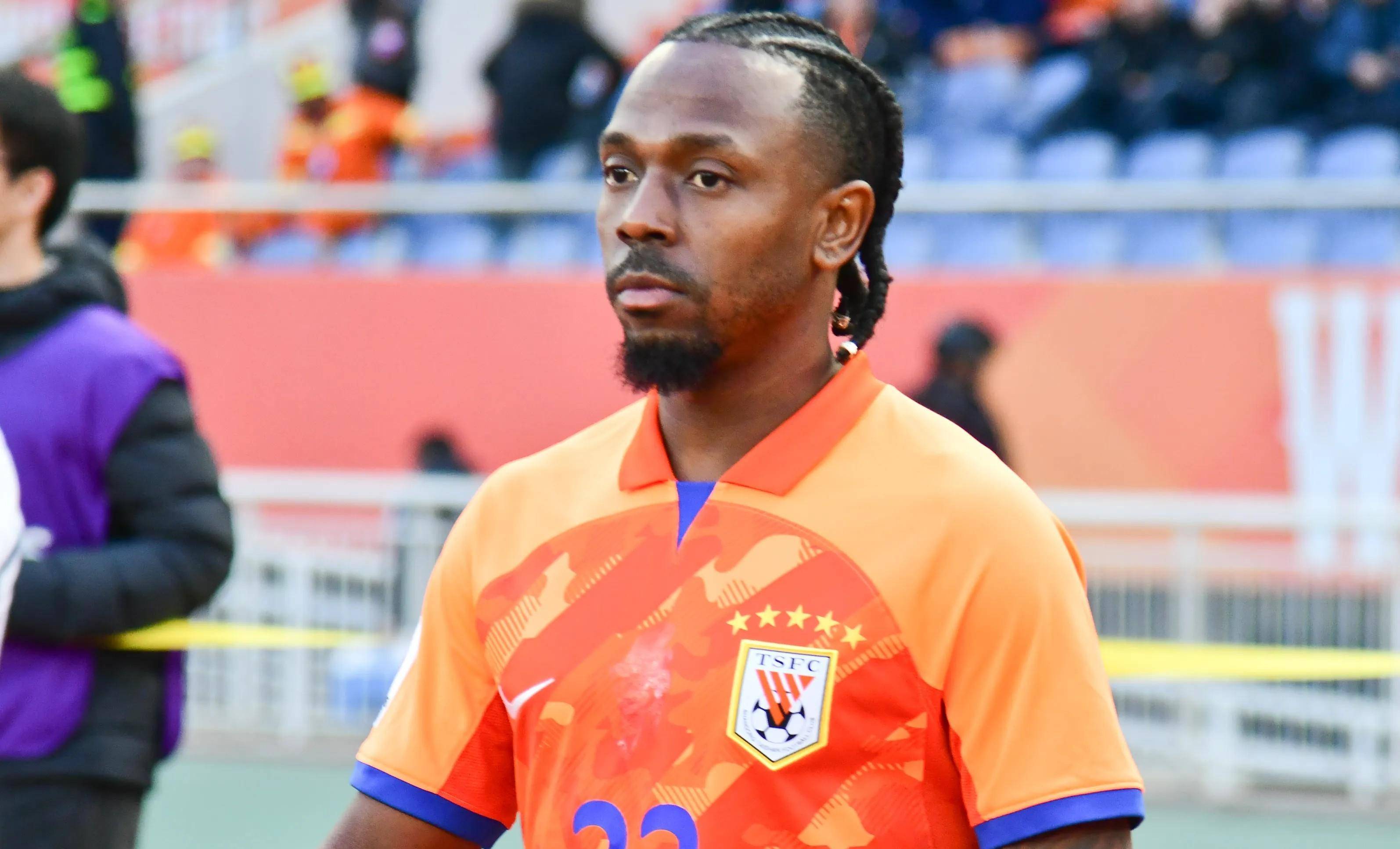 包含河北精英主场告负，未能逆转积分排名的词条