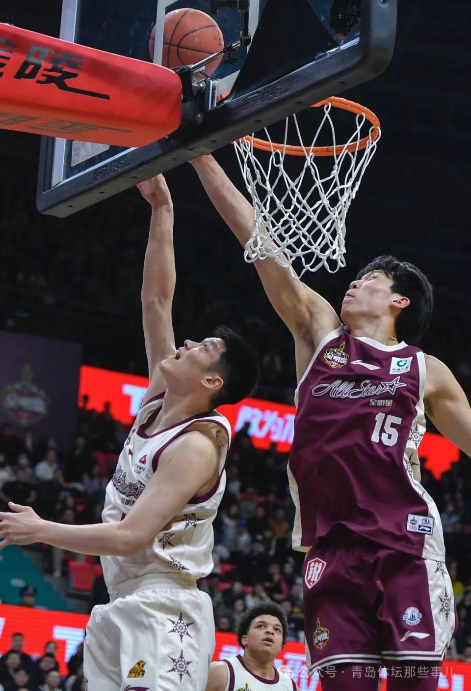青岛男篮取得惊人胜利,令人瞩目 青岛男篮取得惊人胜利,令人瞩目