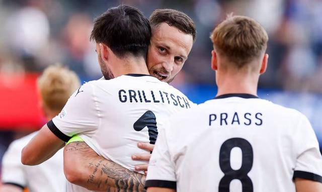 奥地利队在比赛中展现了出色的团队配合 奥地利队在比赛中展现了出色的团队配合