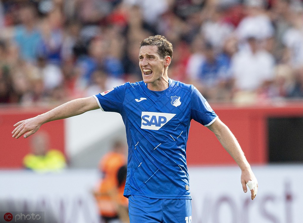 霍芬海姆的球员展现出色技术