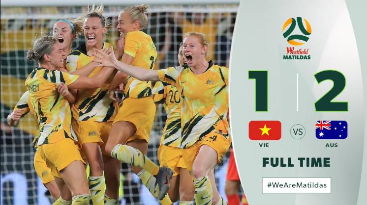 阿联酋战队华丽亮相，晋级淘汰赛阶段