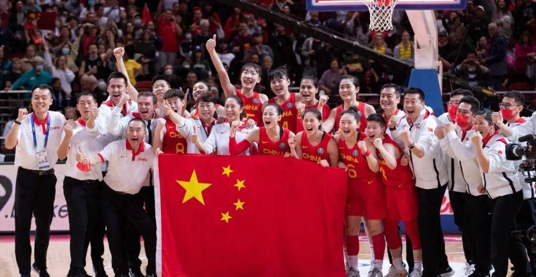 集体配合是球队取胜关键，团结力量无敌