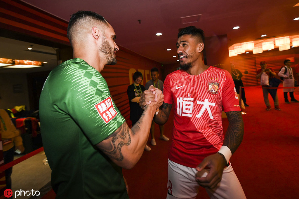 体育专家解说讨论比赛细节,观点深入 体育专家解说讨论比赛细节,观点深入