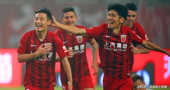 富力防线失误,导致失利不敌上港 富力防线失误,导致失利不敌上港