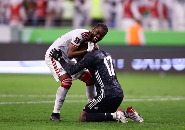 阿尔及利亚队在比赛中获得胜利,锁定决赛席位! 阿尔及利亚队在比赛中获得胜利,锁定决赛席位!