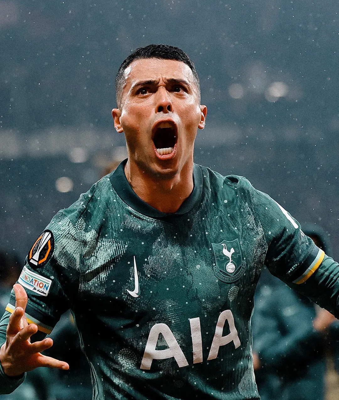 热刺幸运逆袭，出色表现让球迷热泪盈眶