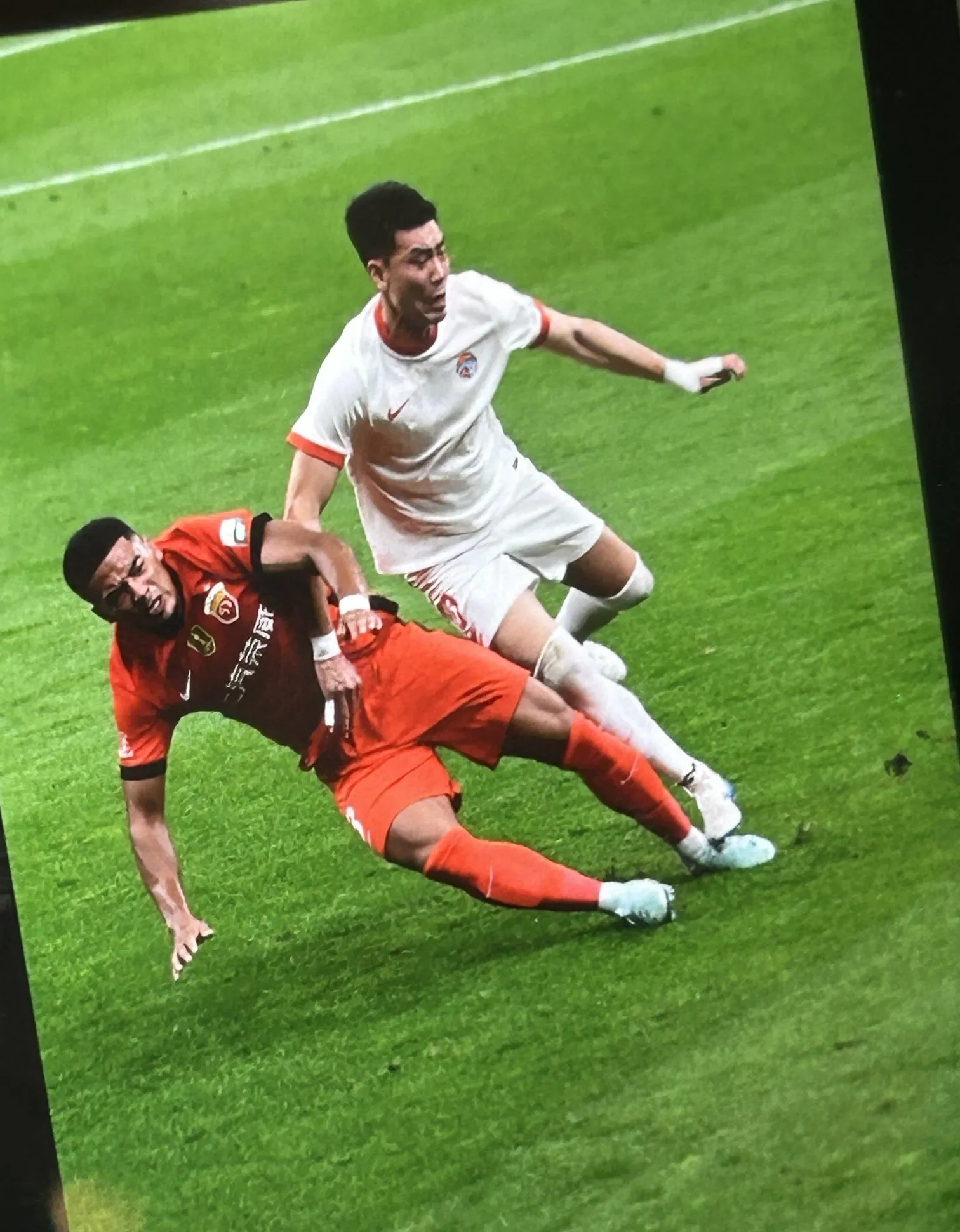 上港客场逆转,取得关键胜利 上港客场逆转,取得关键胜利