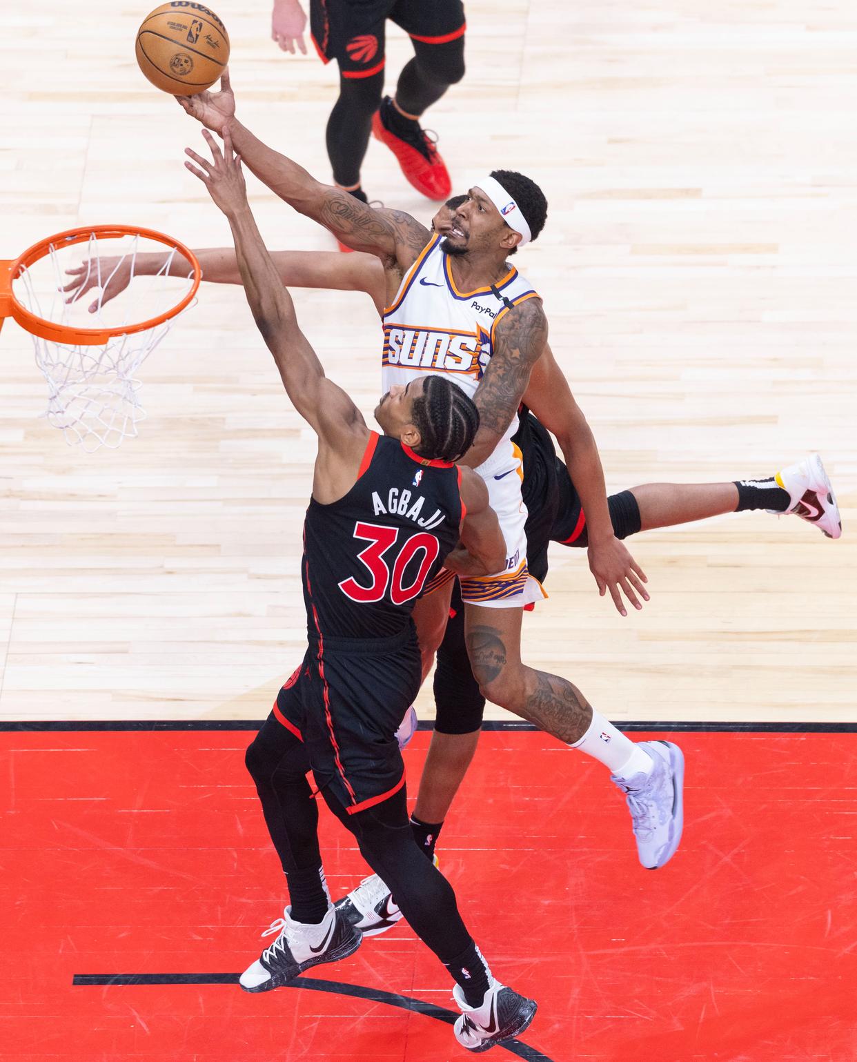 猛龙队在比赛中势不可挡,取得了胜利 猛龙队在比赛中势不可挡,取得了胜利