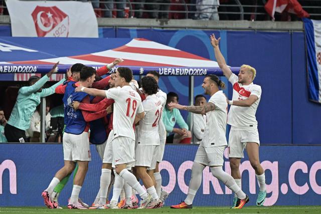 欧洲杯揭幕战震撼来袭,热身赛成为国家队最后冲刺的简单介绍 欧洲杯揭幕战震撼来袭,热身赛成为国家队最后冲刺的简单介绍