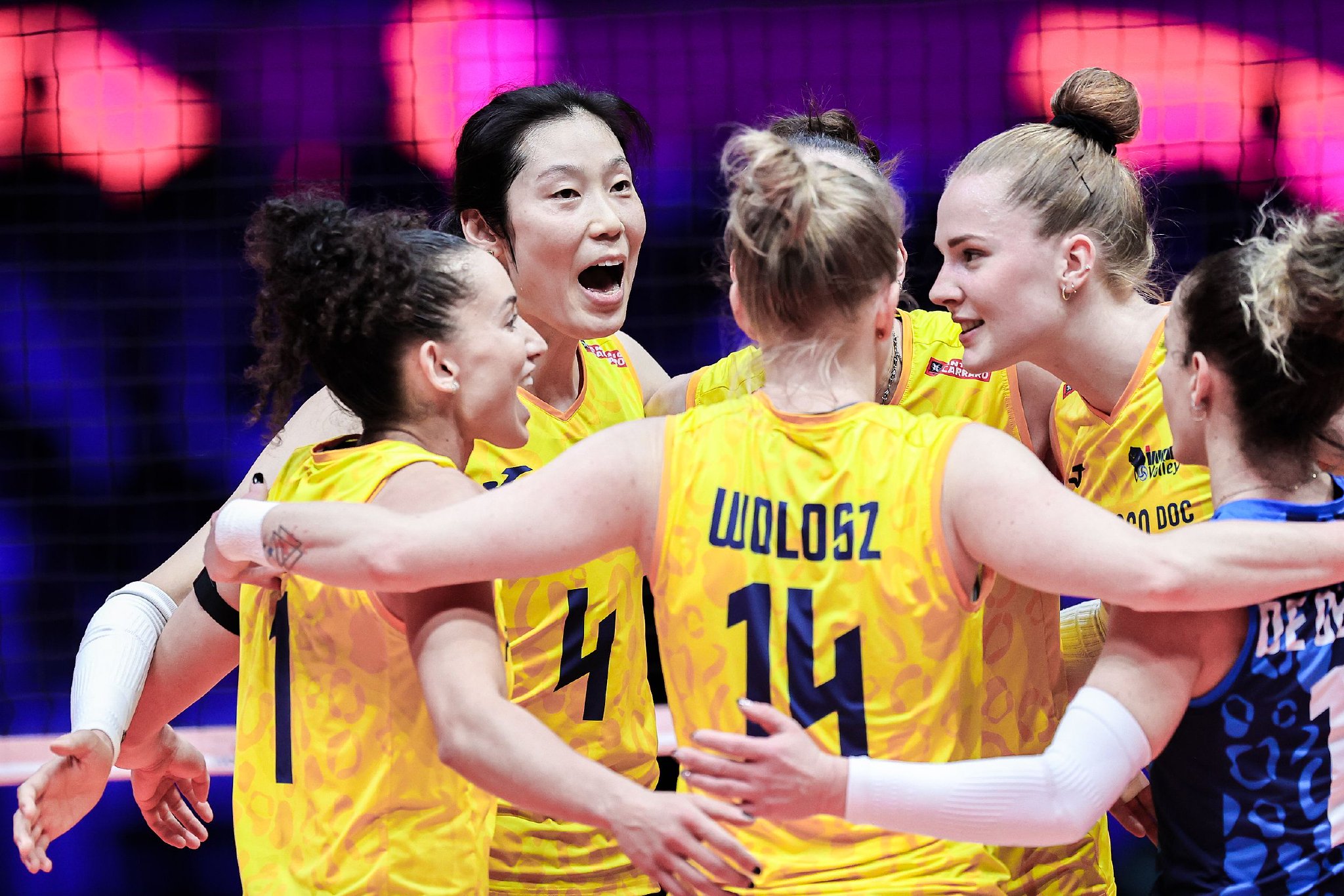 包含排球比赛强势登顶!俄罗斯队夺魁引发掌声!的词条 包含排球比赛强势登顶!俄罗斯队夺魁引发掌声!的词条