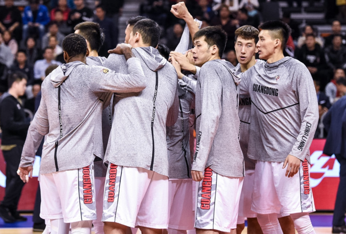 球队发挥稳定,连胜走势令人瞩目 球队发挥稳定,连胜走势令人瞩目