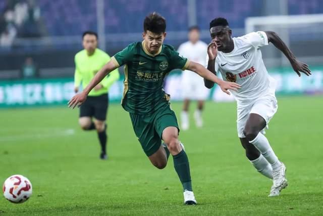 浙江绿城主场大胜，锻炼年轻球员成长