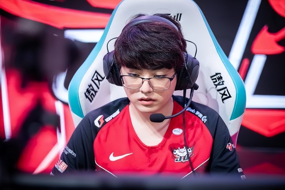 MAD碾压DFM,Viper打出惊人五杀鏖战多局淘汰赛,技惊四座 MAD碾压DFM,Viper打出惊人五杀鏖战多局淘汰赛,技惊四座