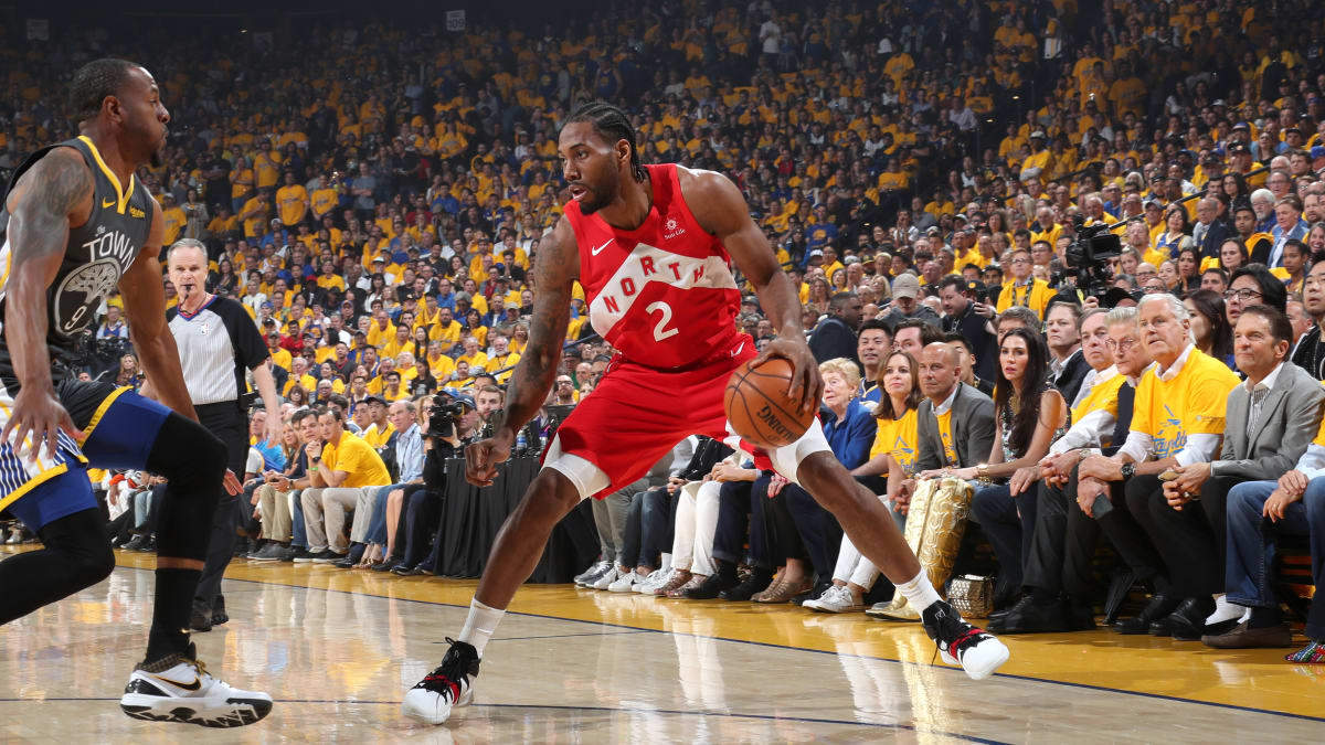 莱昂纳德拯救猛龙,马刺主场击败太阳延续胜利 莱昂纳德拯救猛龙,马刺主场击败太阳延续胜利